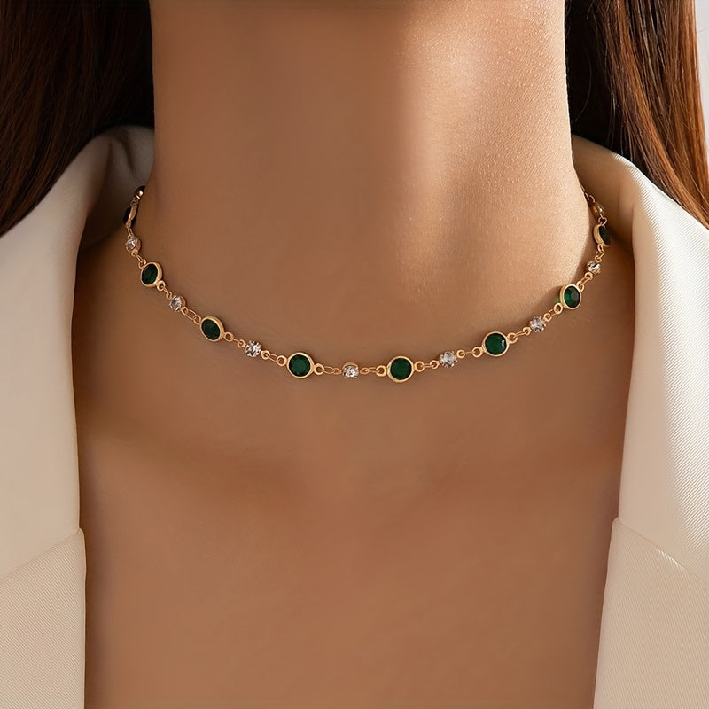 Nova Colar Curto Vintage Único com Diamantes e Pedra Sintética Verde Estilo Europeu e Americano para Mulheres