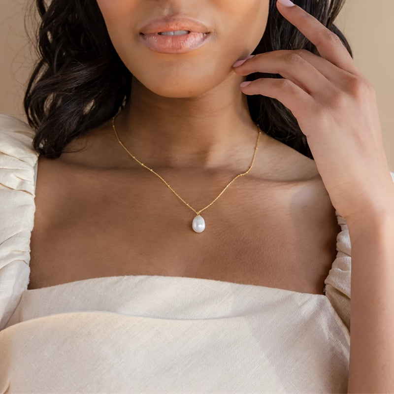 1pc Retro French Freshwater Pearl Pendant Necklace, with a Fashionable Design And Elegant Temperament for Women. It Is Versatile All Year Round And a Birthday Gift for Friends, Mothers, And Daughters