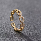 A Copper Ring with Cubic Synthetic Zirconia Inlay in Chain Design, Suitable for Women's Daily Wear and Parties