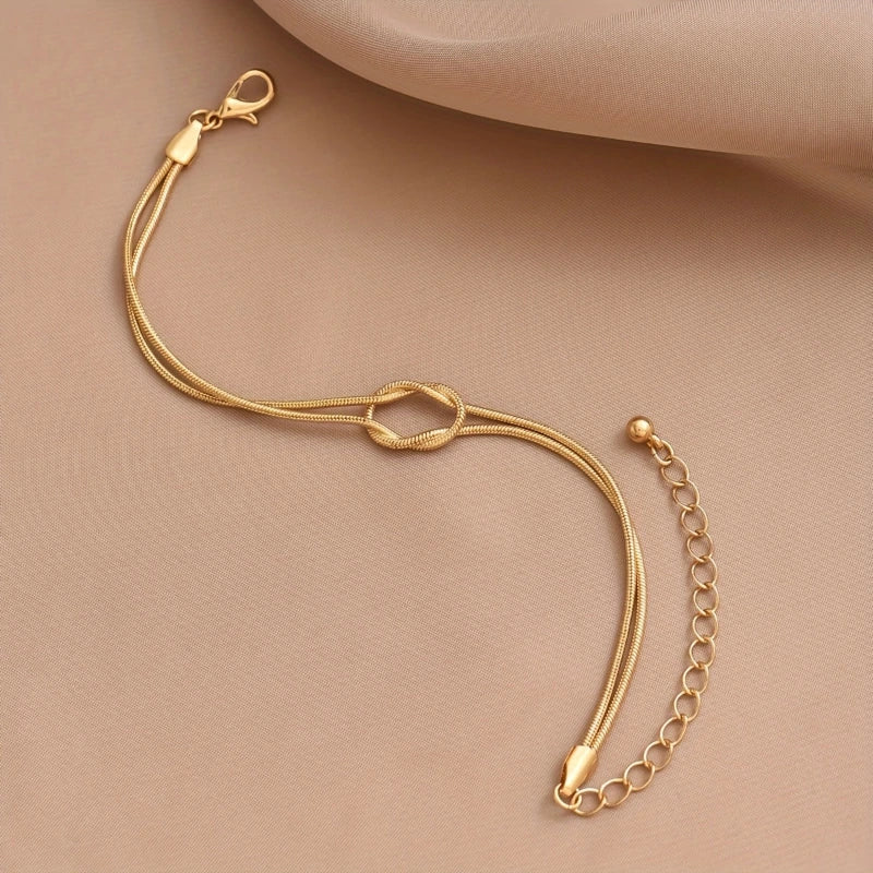 Bracelets for Women – Everknot Gold Knot Bracelet detail