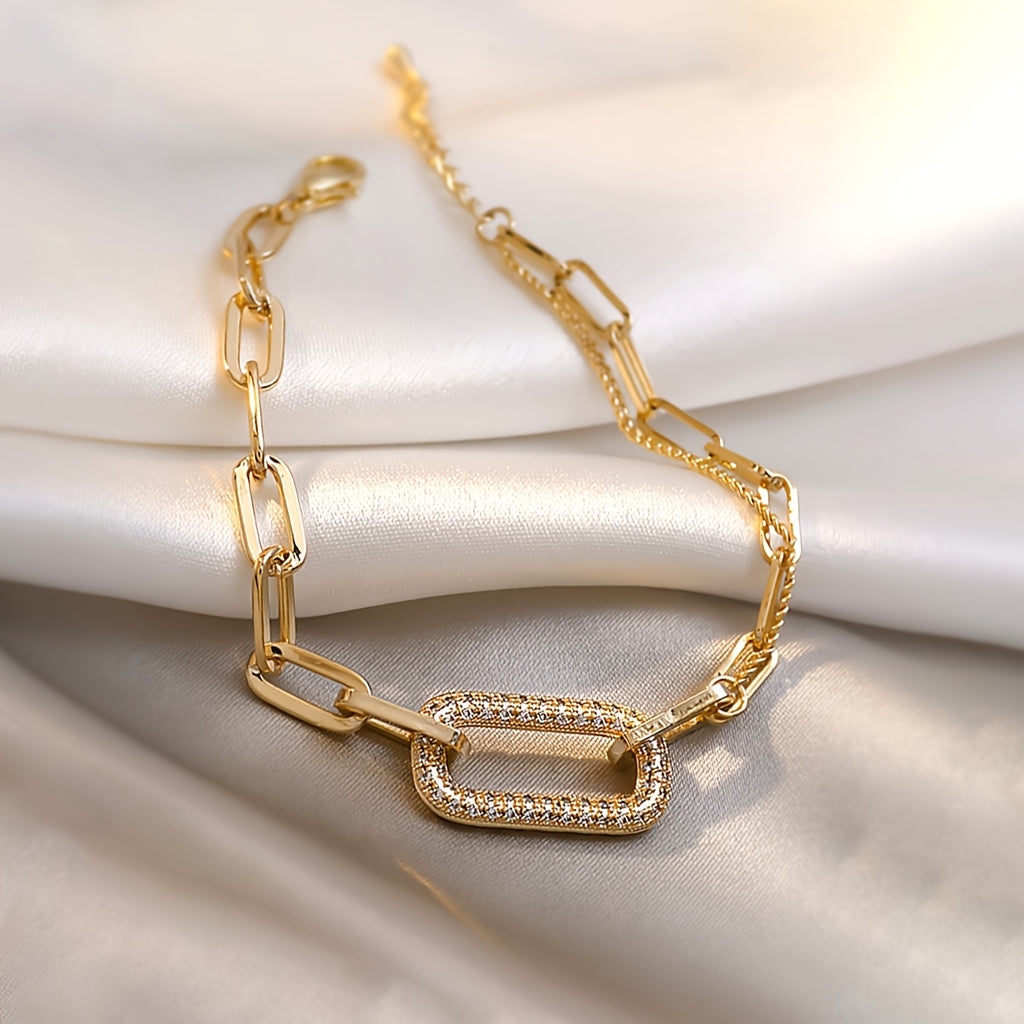A Popular Women'S Bracelet Featuring a Unique, Fashionable Hollow Geometric Square Design, Embodying a Touch of Luxury