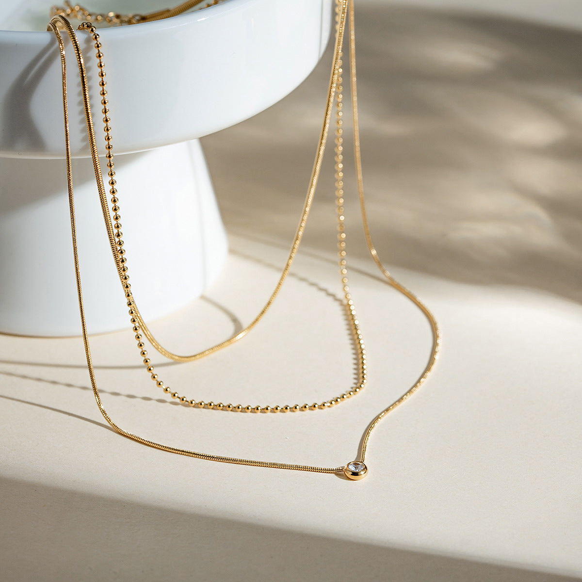 Colar de Vento Empilhado de Três Camadas, Elegante e Moderno, em Aço Inoxidável, Branco, Fácil de Usar, Luxuoso e Versátil, Adequado para Uso Diário, Festas e Férias