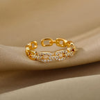 A Copper Ring with Cubic Synthetic Zirconia Inlay in Chain Design, Suitable for Women's Daily Wear and Parties